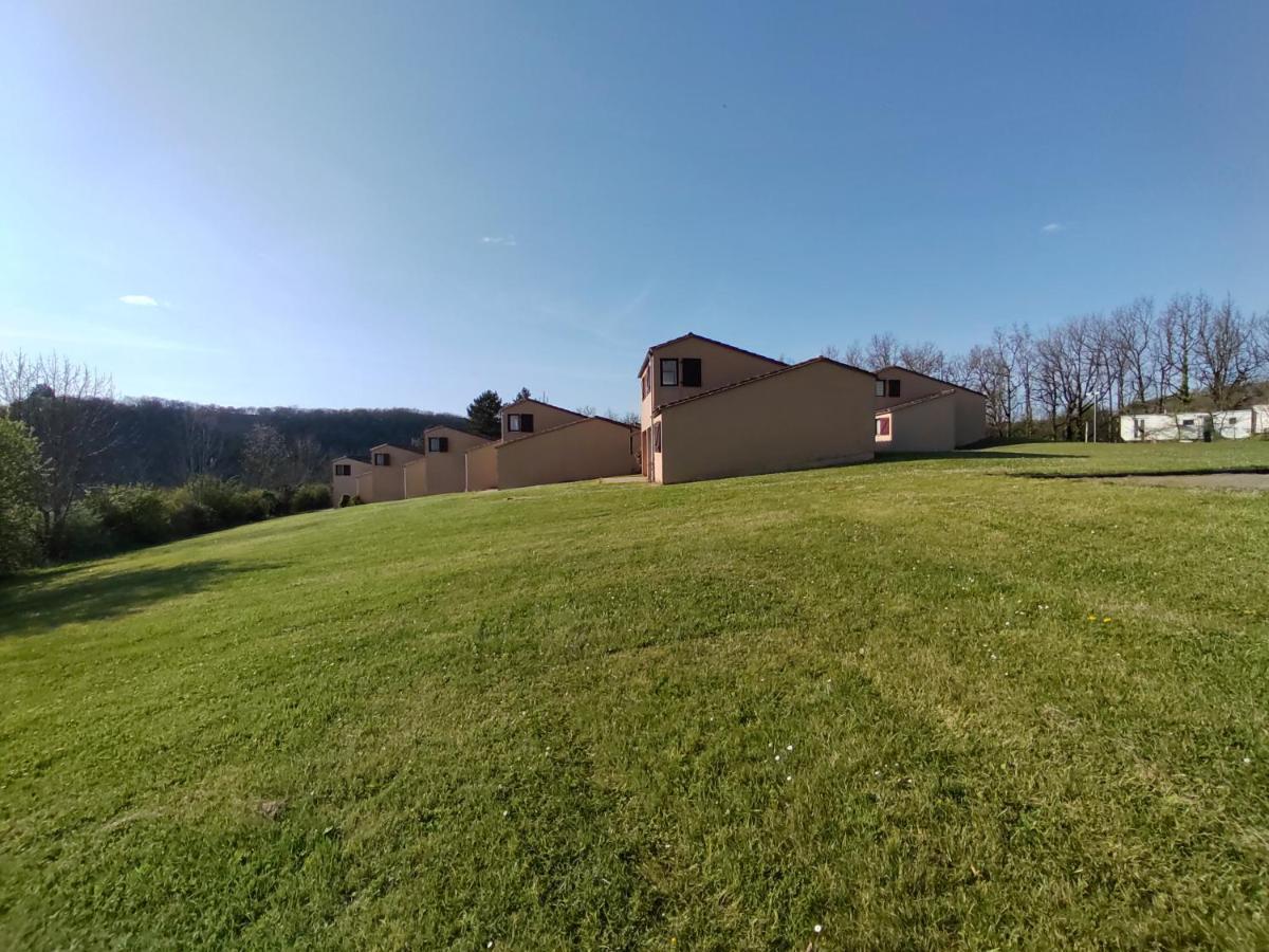 Village Bord De Ciel Caylus Экстерьер фото