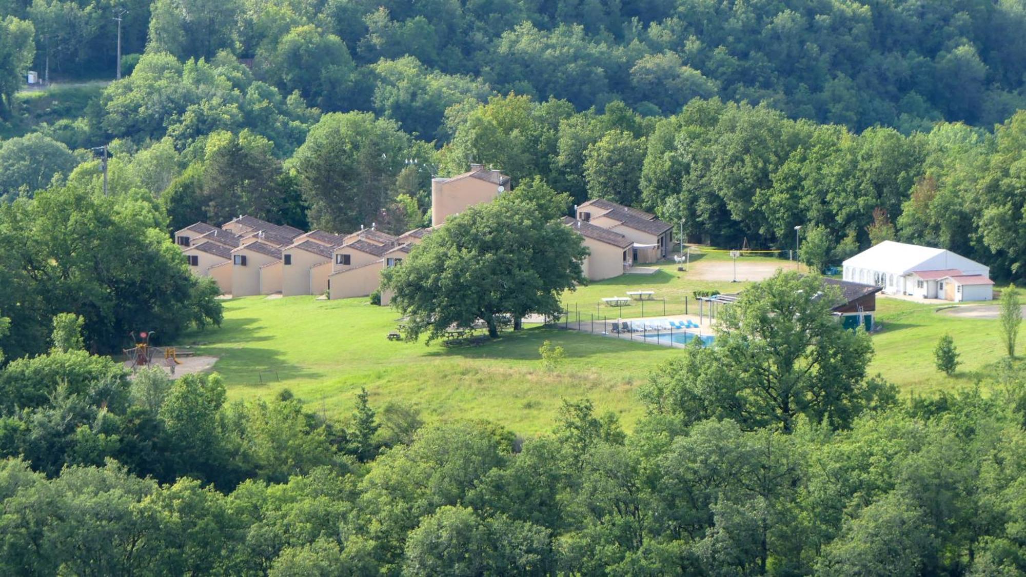 Village Bord De Ciel Caylus Экстерьер фото