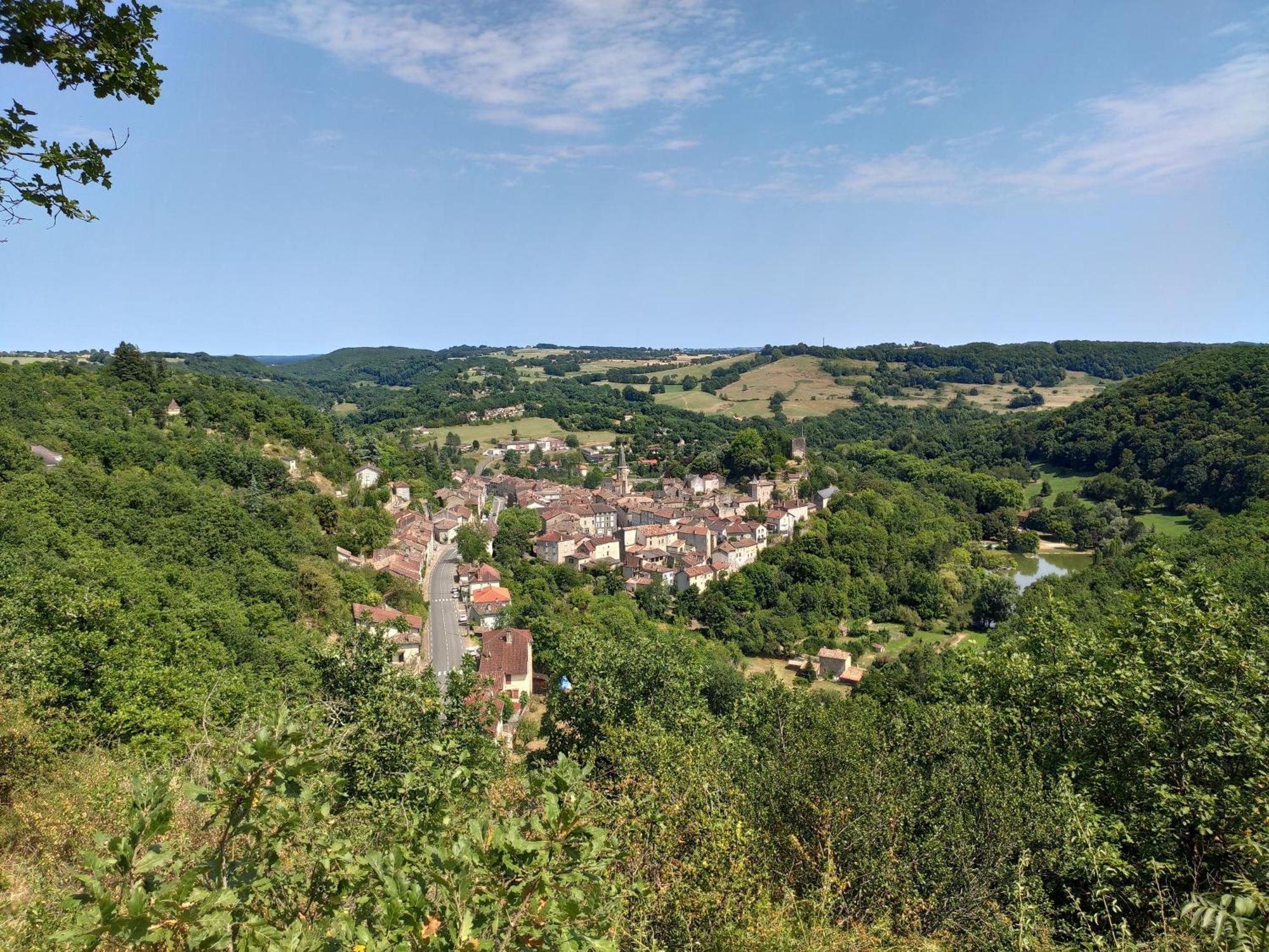 Village Bord De Ciel Caylus Экстерьер фото